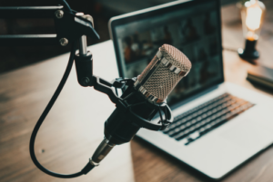 Microphone and laptop computer