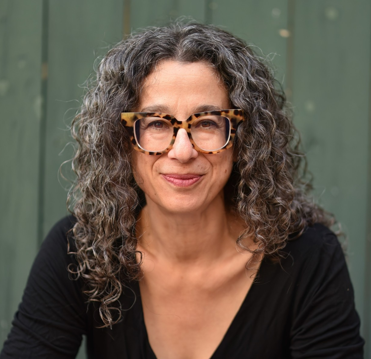 Tamar Charney is a consultant at Charney LLC and an instructor for audio storytelling courses for the Knight Center. (Courtesy)